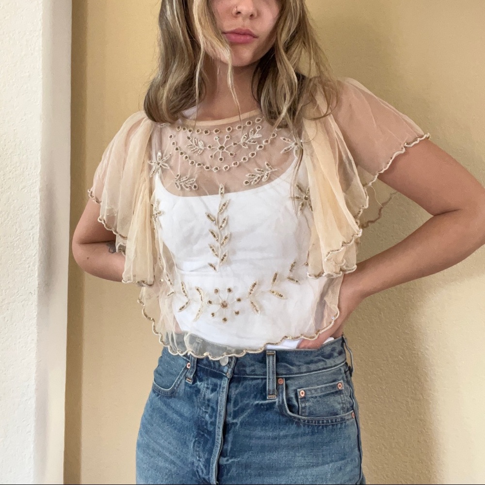 Wide sleeve flower top